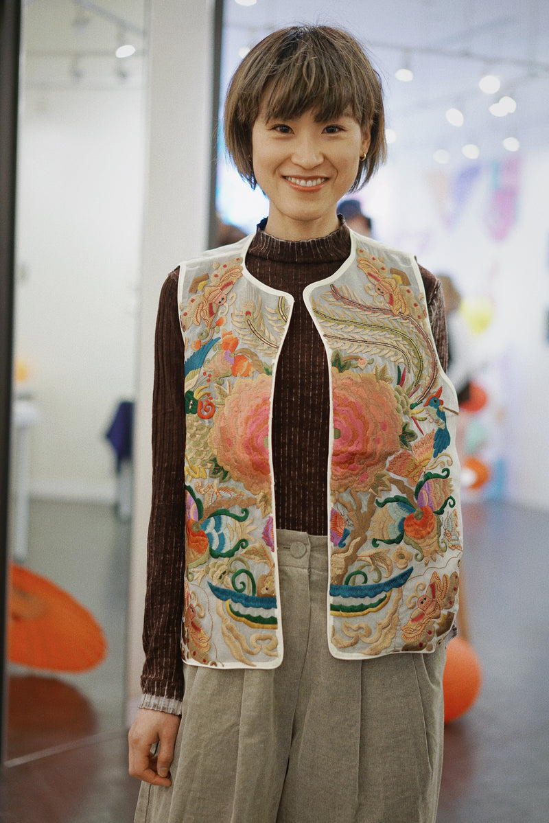 MU DAN FENG NIAO WEN EMBROIDERED WHITE VEST