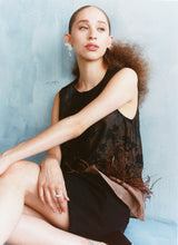 MU DAN WEN FEATHER VEST